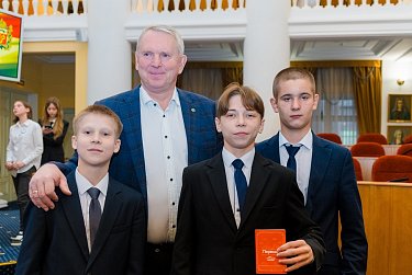 Без галстуков и на равных